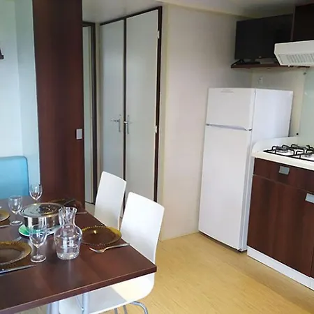 Mobil Avec Terrasse Pour 6 Personnes, 2 - Api-1-52-1105 *