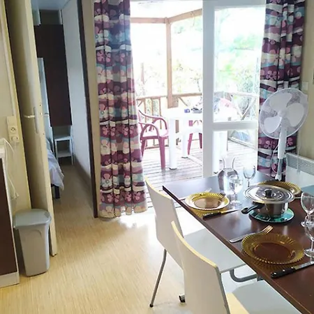 Mobil Avec Terrasse Pour 6 Personnes, 2 - Api-1-52-1105