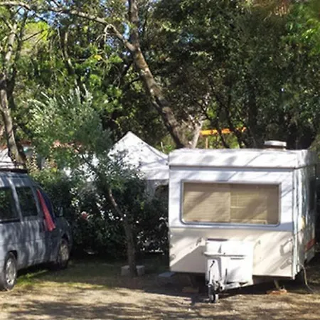 Mobil Avec Terrasse Pour 6 Personnes, 2 - Api-1-52-1105 *